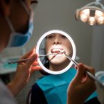 Les nouvelles techniques dentaires en cosmétique : vers un sourire parfait ?